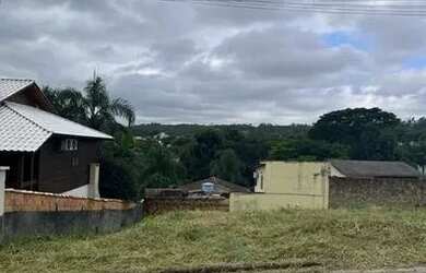 Imagem: O terreno possui 725m² de Área e está localizado em Vila