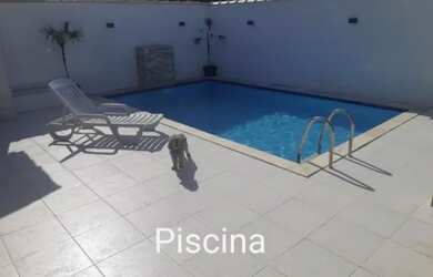 Imagem: A casa possui 2 Dormitórios, 2 Banheiros, 1 Vaga na garagem