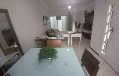 Imagem: A casa possui 2 Dormitórios, 1 Banheiro, 70m² de Área e