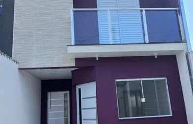 Imagem: A casa possui 2 Dormitórios, 3 Banheiros, 2 Vagas na garagem