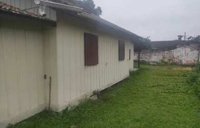 Imagem: A casa possui 3 Dormitórios, 1 Banheiro, 80m² de Área e