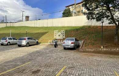 Imagem: O apartamento possui 3 Dormitórios, 1 Banheiro, 1 Vaga na garagem