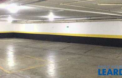 Imagem: O depósito possui 5 Vagas na garagem, 1.151m² de Área e