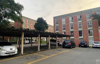 Imagem: O apartamento possui 3 Dormitórios, 1 Banheiro, 1 Vaga na garagem