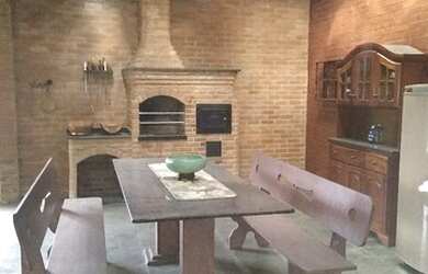 Imagem: A casa em condomínio possui 3 Dormitórios, 2 Banheiros, 2