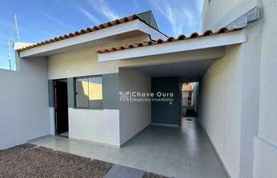 Imagem: A casa possui 2 Dormitórios, 1 Banheiro, 2 Vagas na garagem