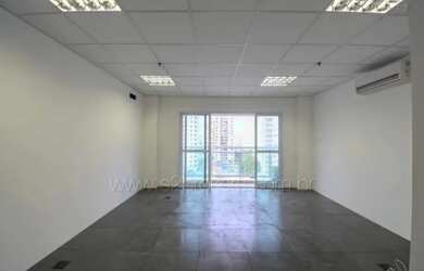 Imagem: O depósito possui 1 Vaga na garagem, 38m² de Área e está