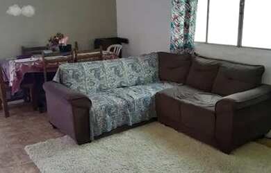 Imagem: A casa possui 2 Dormitórios, 2 Banheiros, 2 Vagas na garagem