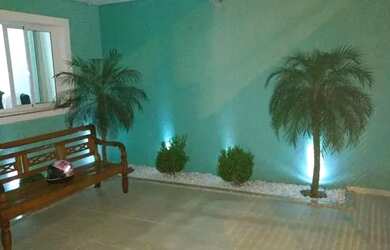 Imagem: A casa possui 2 Dormitórios, 1 Banheiro, 2 Vagas na garagem