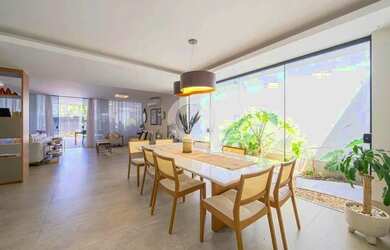 Imagem 8: Imóvel para aluguel e venda tem 293 metros quadrados com 4 quartos