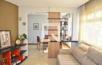 Imagem: O apartamento possui 4 Dormitórios, 2 Banheiros, 1 Vaga na