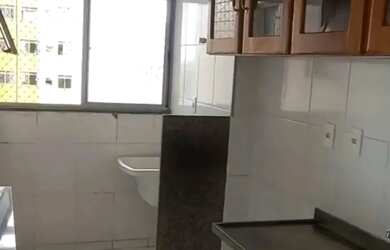 Imagem: O apartamento possui 3 Dormitórios, 1 Banheiro, 1 Vaga na garagem