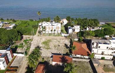 Imagem: O terreno possui 900m² de Área e está localizado em Porto