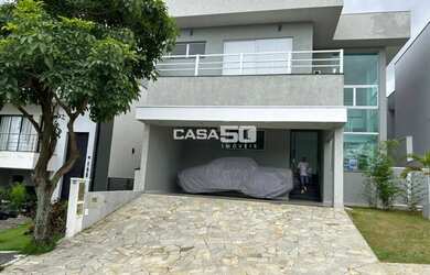 Imagem: A casa à venda possui 4 Dormitórios, 4 Banheiros, 4 Vagas