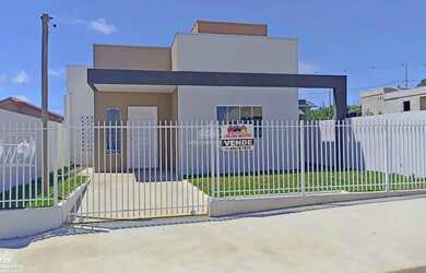 Imagem: A casa possui 2 Dormitórios, 2 Banheiros, 1 Vaga na garagem