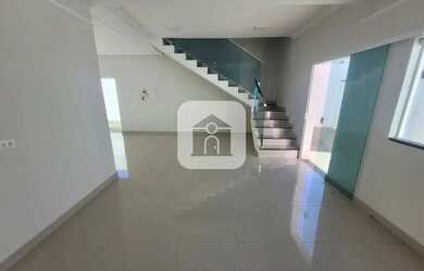 Imagem: A casa possui 4 Dormitórios, 5 Banheiros, 5 Vagas na garagem