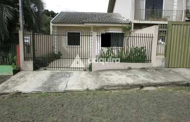 Imagem: A casa possui 2 Dormitórios, 1 Banheiro, 1 Vaga na garagem