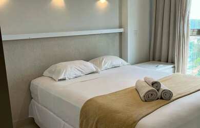 Imagem: O apartamento possui 1 Dormitório, 1 Banheiro, 1 Vaga na garagem