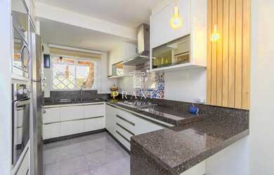 Imagem 9: Sobrado Triplex a venda,3 dormitórios,2 vagas de garagem cobertas,churraqueira,móveis plan