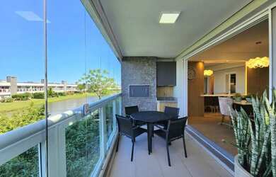 Imagem: A casa em condomínio possui 4 Dormitórios, 3 Banheiros, 1