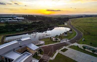 Imagem: O terreno possui 1.370m² de Área e está localizado em Santa
