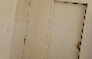 Imagem: A casa possui 2 Dormitórios, 1 Banheiro, 2 Vagas na garagem