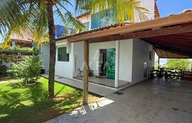 Imagem: A casa possui 4 Dormitórios, 3 Banheiros, 5 Vagas na garagem