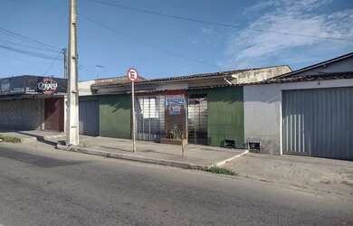 Imagem: A casa possui 5 Dormitórios, 4 Banheiros, 2 Vagas na garagem