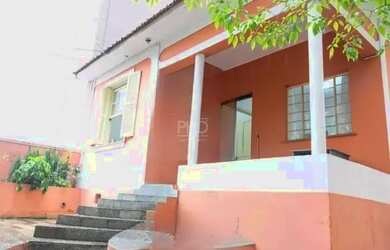 Imagem: A casa possui 3 Dormitórios, 3 Banheiros, 5 Vagas na garagem