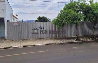 Imagem: O terreno possui 900m² de Área e está localizado em Centro