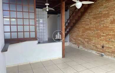 Imagem: A casa possui 5 Dormitórios, 4 Banheiros, 3 Vagas na garagem