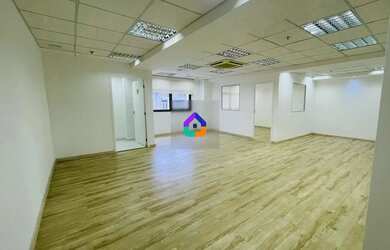 Imagem: O depósito possui 68m² de Área e está localizado em Centro