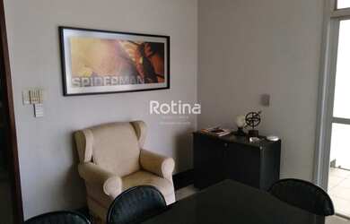 Imagem: O apartamento possui 3 Dormitórios, 3 Banheiros, 390m² de