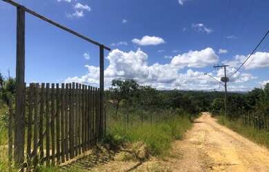 Imagem: O terreno possui 4.000m² de Área e está localizado em Jaboticatubas