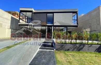 Imagem: A casa em condomínio possui 4 Dormitórios, 5 Banheiros, 4