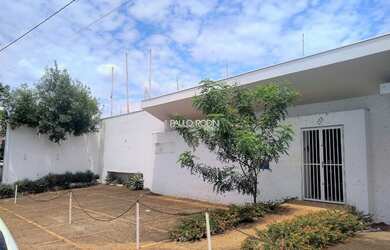 Imagem: O depósito possui 5 Vagas na garagem, 336m² de Área e está