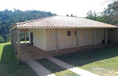 Imagem: A fazenda possui 1.900m² de Área e está localizado em Mairinque