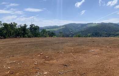 Imagem: O terreno possui 600m² de Área e está localizado em Centro