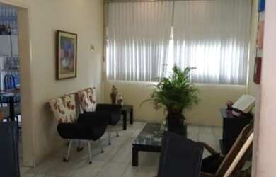 Imagem: A casa possui 3 Dormitórios, 2 Banheiros e está localizado