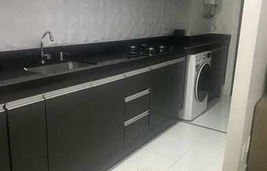 Imagem: O apartamento possui 2 Dormitórios, 2 Banheiros, 2 Vagas na