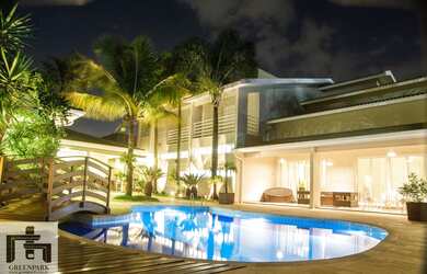 Imagem: A casa possui 5 Dormitórios, 5 Banheiros, 5 Vagas na garagem