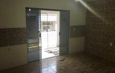 Imagem: A casa possui 2 Dormitórios, 1 Banheiro, 130m² de Área e