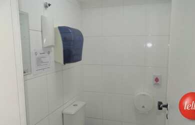 Imagem: O depósito possui 4 Vagas na garagem, 1m² de Área e está