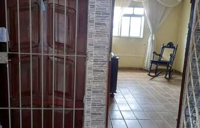 Imagem: O apartamento possui 3 Dormitórios, 1 Banheiro, 1 Vaga na garagem