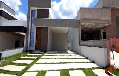 Imagem: A casa em condomínio possui 3 Dormitórios, 1 Banheiro, 4 Vagas