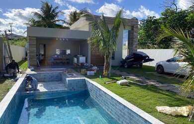 Imagem: A casa em condomínio possui 3 Dormitórios, 3 Banheiros, 130m²