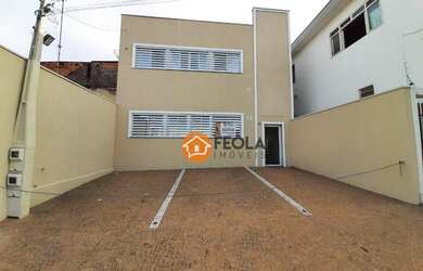 Imagem: O depósito possui 3 Vagas na garagem, 205m² de Área e está