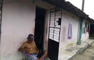 Imagem: A casa possui 3 Dormitórios, 1 Banheiro, 1 Vaga na garagem