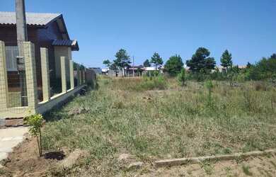 Imagem: O terreno possui 360m² de Área e está localizado em Santo