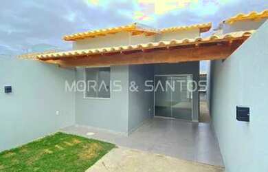 Imagem: A casa possui 2 Dormitórios, 1 Banheiro, 1 Vaga na garagem